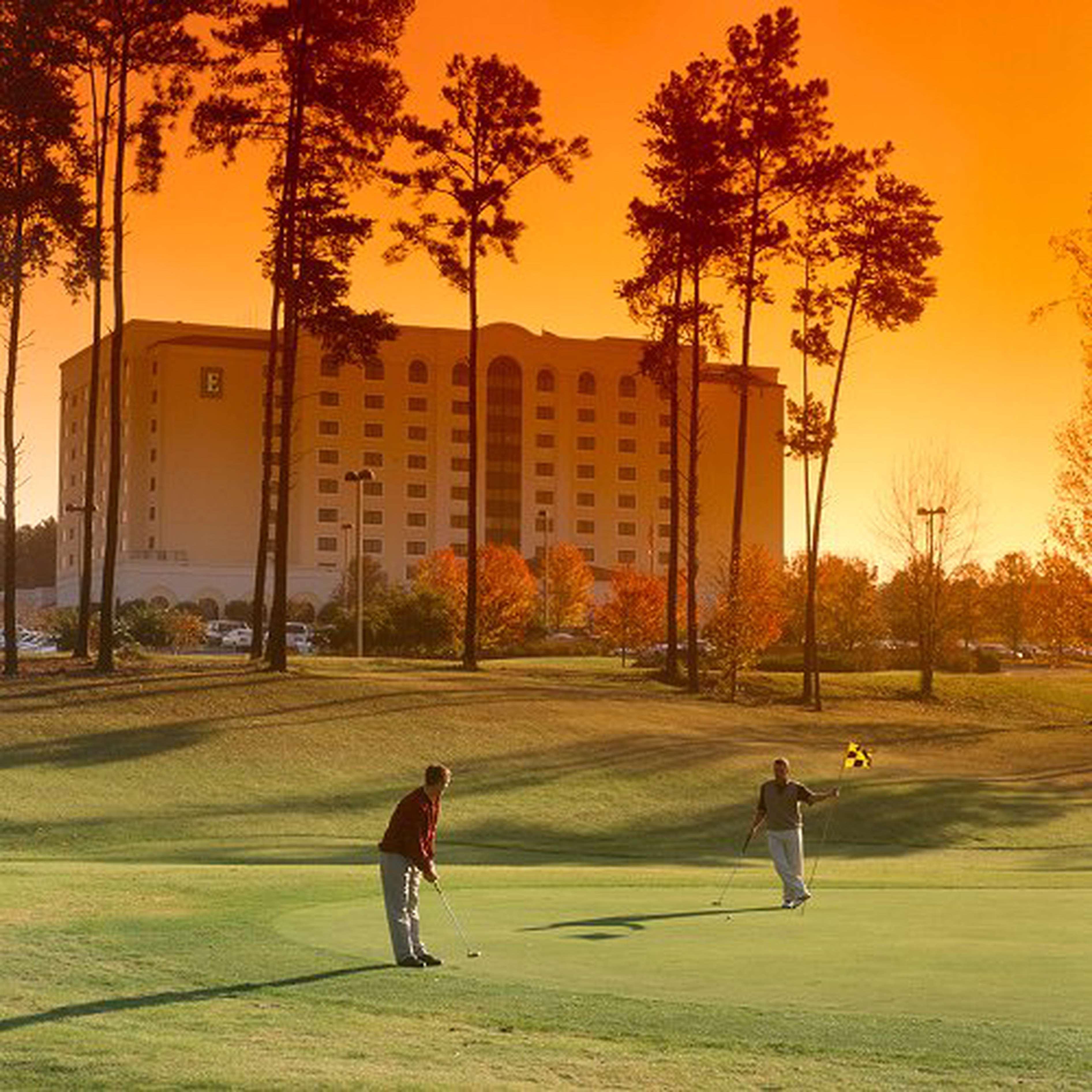 Embassy Suites Greenville Golf Resort & Conference Center Exterior foto